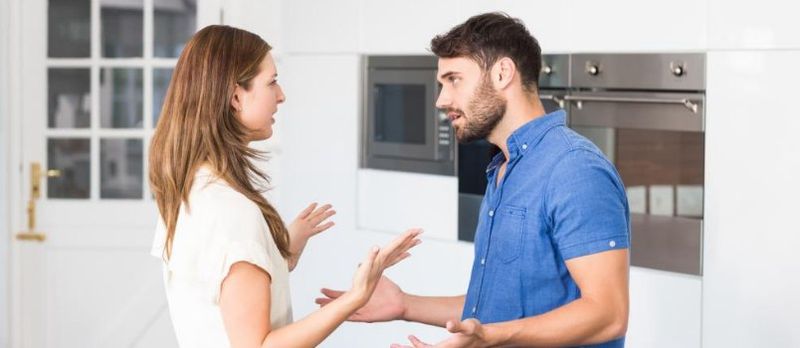 Είναι εντάξει να μιλήσω στη σύζυγό μου για το διαζύγιο από νωρίς;