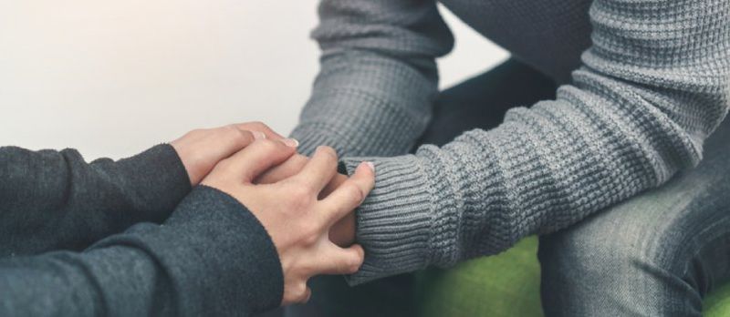 Жақын жұптардың қолдары Махаббат тұжырымдамасы уәдесі