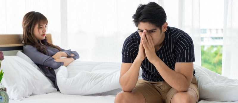 triste, molesto, pareja, juntos, en, dormitorio