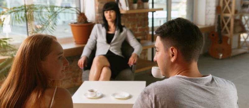 Koppel Therapie Bestietnes Berodung Psycholog Beroder Therapeut Relatioun Consultant Gitt Berodung Mann Fra Sëtzung Psychotherapie Sessioun Famill Mental Gesondheetskonzept