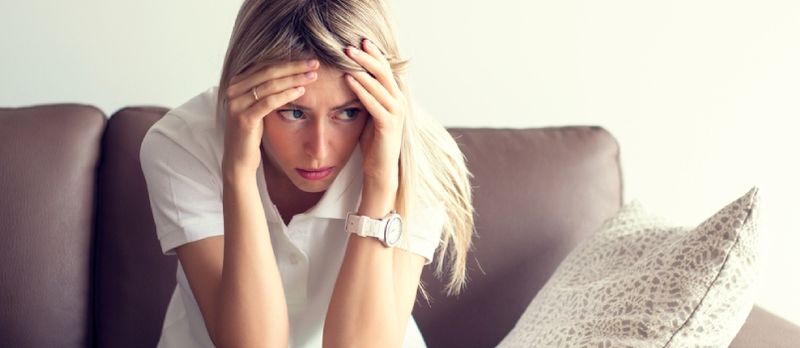Noor naine depressioonis
