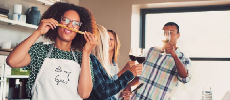 Dè a th’ ann an dàimhean ENFP? Co-fhreagarrachd & Molaidhean Dating