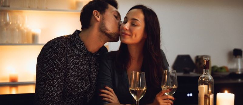 Evdə onun üçün romantik fikirlər