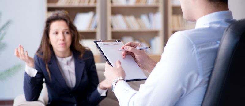 ¿En qué se diferencia el coaching de padres de la terapia?