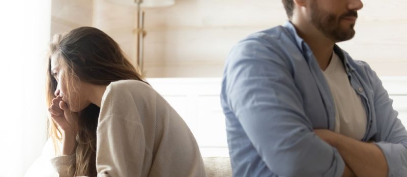 O que é um relacionamento cármico